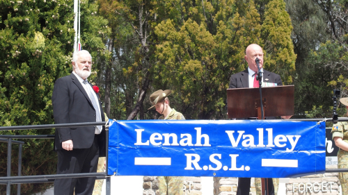 remembrance_day_2025_peter_dane_ and_ mike_howarth _lvrsl_cenotaph